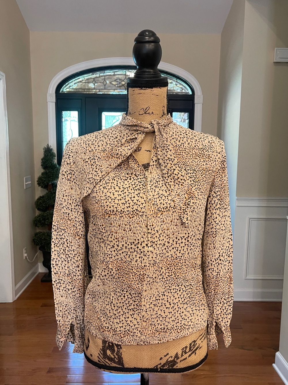 Vintage Silk Fall Print Tie Neck Dressy Blouse Size small